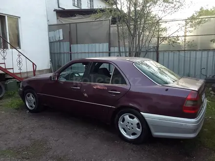Mercedes-Benz C 200 1995 года за 680 000 тг. в Алматы – фото 4