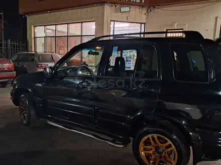 Suzuki Grand Vitara 2001 года за 2 200 000 тг. в Алматы – фото 2