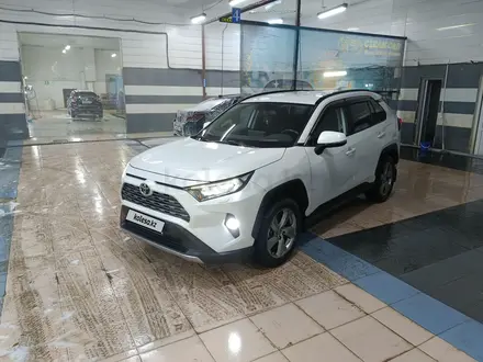 Toyota RAV4 2021 года за 17 000 000 тг. в Астана – фото 2