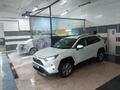 Toyota RAV4 2021 года за 17 000 000 тг. в Астана – фото 38