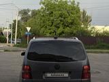 Volkswagen Touran 2004 года за 2 800 000 тг. в Алматы – фото 4