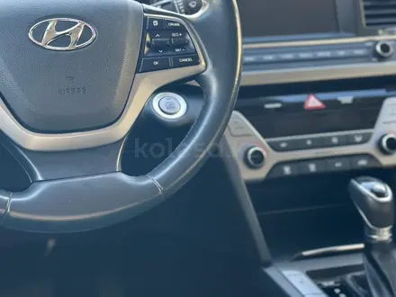 Hyundai Elantra 2017 года за 5 400 000 тг. в Актобе – фото 33