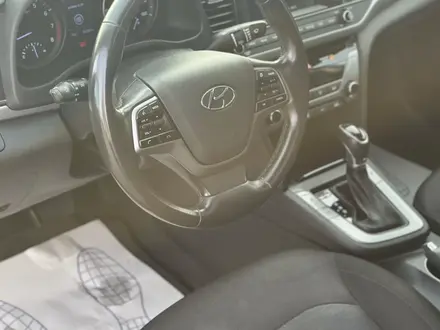Hyundai Elantra 2017 года за 5 400 000 тг. в Актобе – фото 37