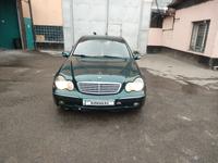 Mercedes-Benz C 200 2001 годаfor1 800 000 тг. в Алматы