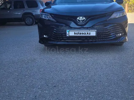 Toyota Camry 2020 года за 12 700 000 тг. в Актобе – фото 9