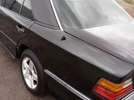 Mercedes-Benz E 300 1991 года за 1 450 000 тг. в Караганда – фото 6