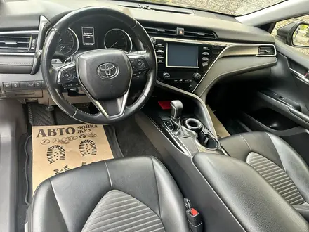 Toyota Camry 2018 года за 8 900 000 тг. в Тараз – фото 27