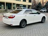 Toyota Camry 2017 года за 13 000 000 тг. в Алматы – фото 4