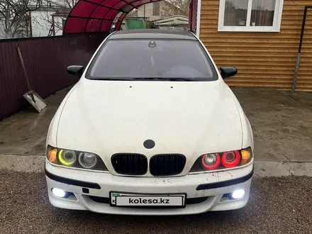 BMW 528 1997 года за 3 150 000 тг. в Кокшетау – фото 9