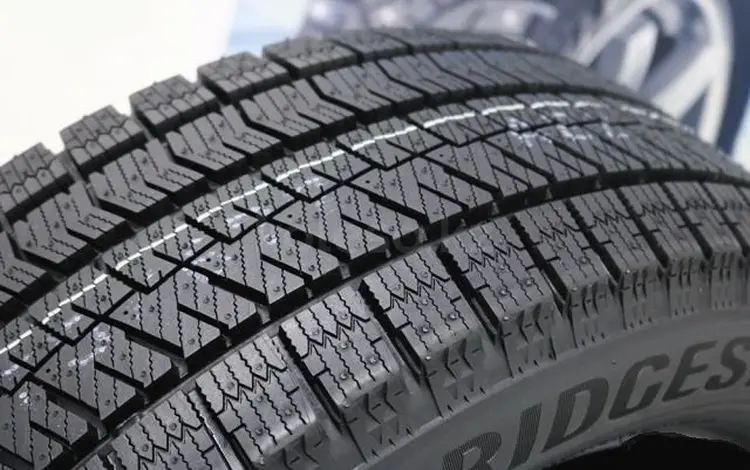 Шины Bridgestone 225/45R19 Blizzak ICEүшін83 000 тг. в Алматы