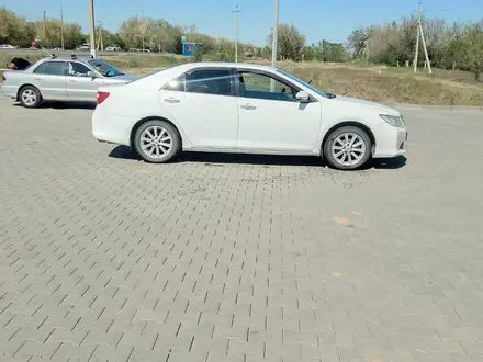 Toyota Camry 2012 года за 9 500 000 тг. в Актобе – фото 4