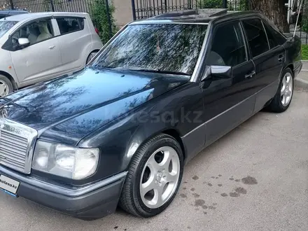 Mercedes-Benz E 300 1991 года за 2 600 000 тг. в Алматы