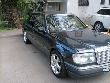 Mercedes-Benz E 300 1991 года за 2 600 000 тг. в Алматы – фото 2