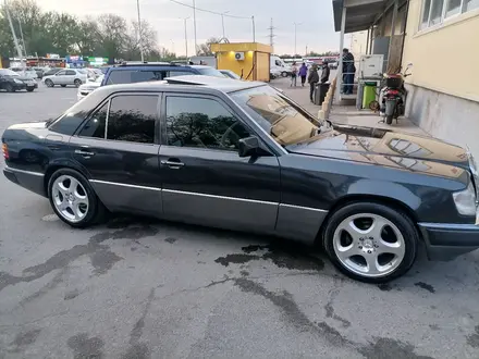 Mercedes-Benz E 300 1991 года за 2 600 000 тг. в Алматы – фото 5