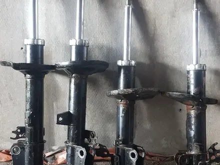 Стойки на Тойоту Карину Е за 8 000 тг. в Караганда