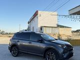 Toyota RAV4 2017 годаүшін8 800 000 тг. в Жанаозен – фото 2