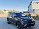 Toyota RAV4 2017 годаүшін8 800 000 тг. в Жанаозен – фото 4