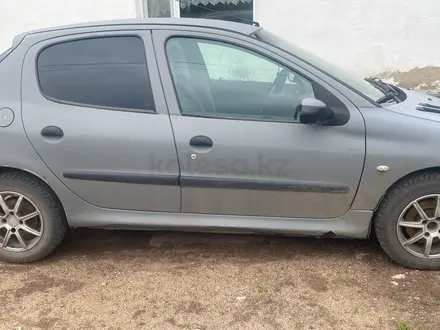 Peugeot 206 2006 года за 700 000 тг. в Астраханка – фото 2