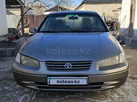 Toyota Camry 1998 года за 2 850 000 тг. в Кызылорда – фото 2