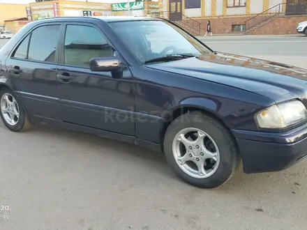 Mercedes-Benz C 180 1997 года за 2 200 000 тг. в Семей – фото 3