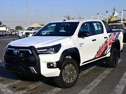 Toyota Hilux Adventure 2025 года за 26 500 000 тг. в Семей