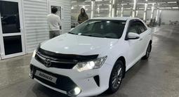 Toyota Camry 2015 года за 11 000 000 тг. в Астана – фото 2