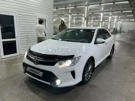 Toyota Camry 2015 года за 11 000 000 тг. в Астана – фото 2