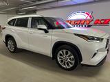 Toyota Highlander 2023 года за 31 200 000 тг. в Астана