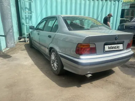 BMW 320 1995 года за 1 600 000 тг. в Алматы – фото 4