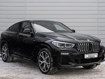 BMW X6 2021 года за 46 000 000 тг. в Астана – фото 2