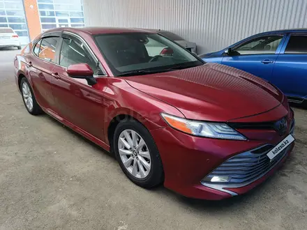 Toyota Camry 2020 года за 9 677 700 тг. в Актобе – фото 3