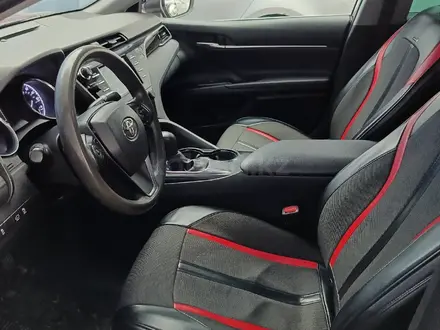 Toyota Camry 2020 года за 9 677 700 тг. в Актобе – фото 8