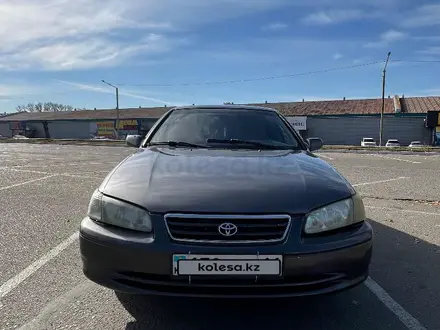 Toyota Camry 2000 года за 3 900 000 тг. в Усть-Каменогорск – фото 4