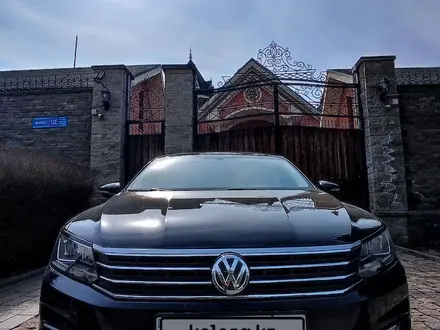Volkswagen Passat 2016 года за 8 700 000 тг. в Алматы