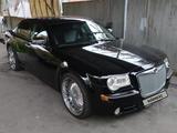 Chrysler 300C 2005 года за 6 000 000 тг. в Алматы – фото 3