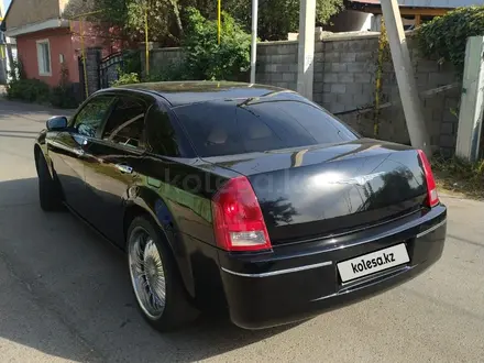 Chrysler 300C 2005 года за 6 000 000 тг. в Алматы – фото 41