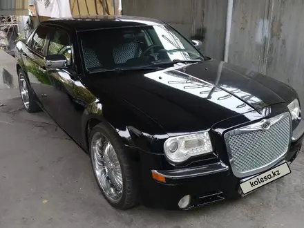 Chrysler 300C 2005 года за 6 000 000 тг. в Алматы – фото 43