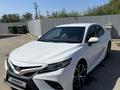 Toyota Camry 2020 года за 11 500 000 тг. в Уральск – фото 3