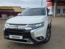 Mitsubishi Outlander, 2021