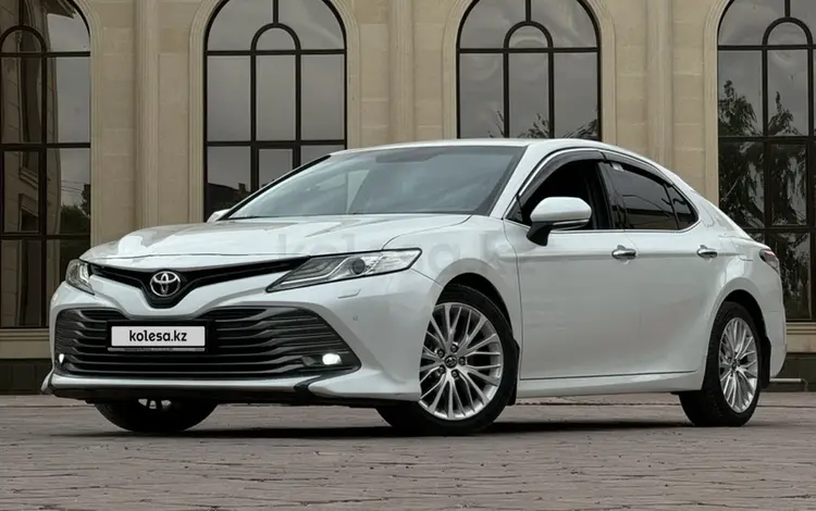 Toyota Camry 2019 годаfor14 300 000 тг. в Шымкент