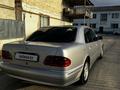 Mercedes-Benz E 320 2001 года за 5 500 000 тг. в Жанаозен – фото 6