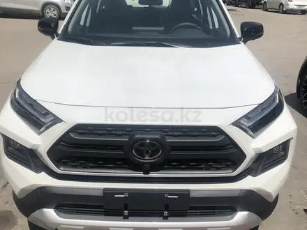 Toyota RAV4 2023 года за 15 400 000 тг. в Алматы – фото 2