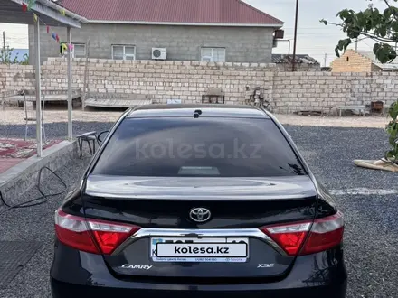 Toyota Camry 2016 года за 9 000 000 тг. в Жанаозен – фото 2