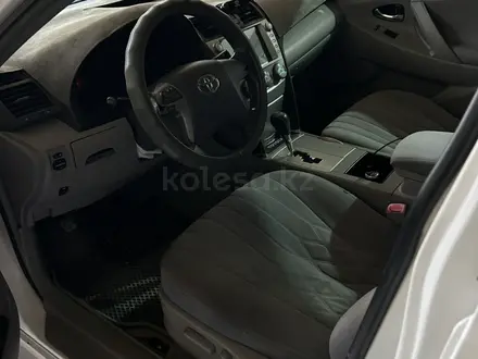 Toyota Camry 2007 года за 5 300 000 тг. в Жанаозен – фото 9