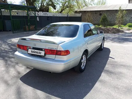 Toyota Camry 2000 года за 3 200 000 тг. в Павлодар – фото 2