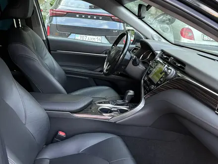 Toyota Camry 2019 года за 13 500 000 тг. в Павлодар – фото 5