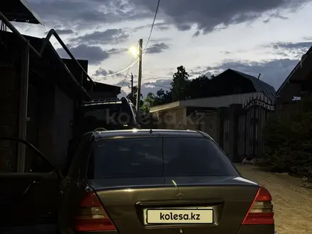 Mercedes-Benz C 280 1995 года за 1 800 000 тг. в Алматы – фото 4