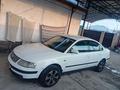 Volkswagen Passat 1999 года за 1 300 000 тг. в Тараз – фото 2