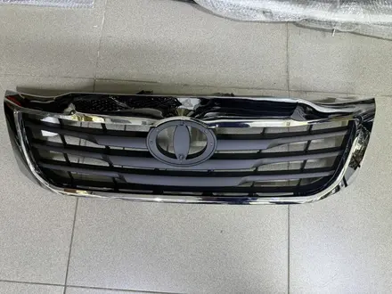 Решетки радиатора Toyota Hilux за 1 000 тг. в Уральск – фото 4