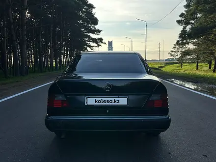 Mercedes-Benz E 200 1993 года за 1 850 000 тг. в Петропавловск – фото 3